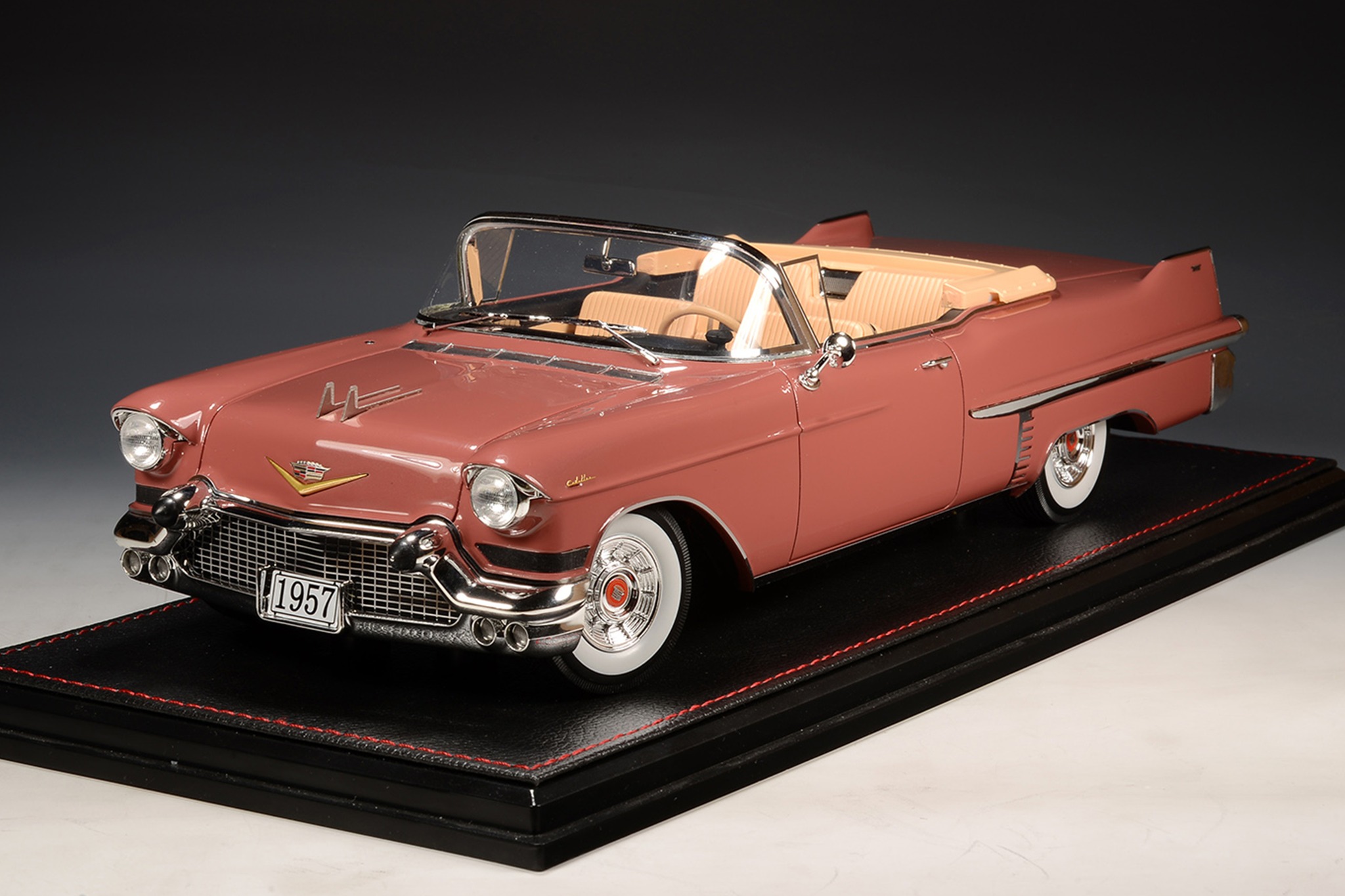 ミニカー AUTOart 1/18 Cadillac Series 62 Just announced! 1957 Cadillac Series 62 Convertible in 1:18 scale