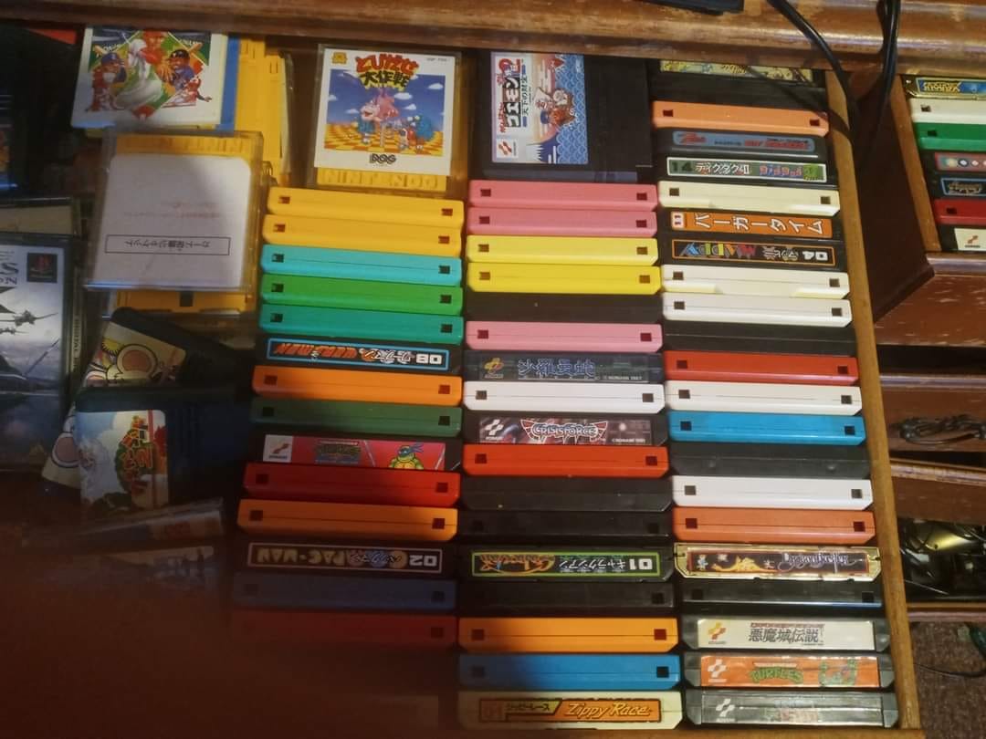 Famicom collection with over 350 games