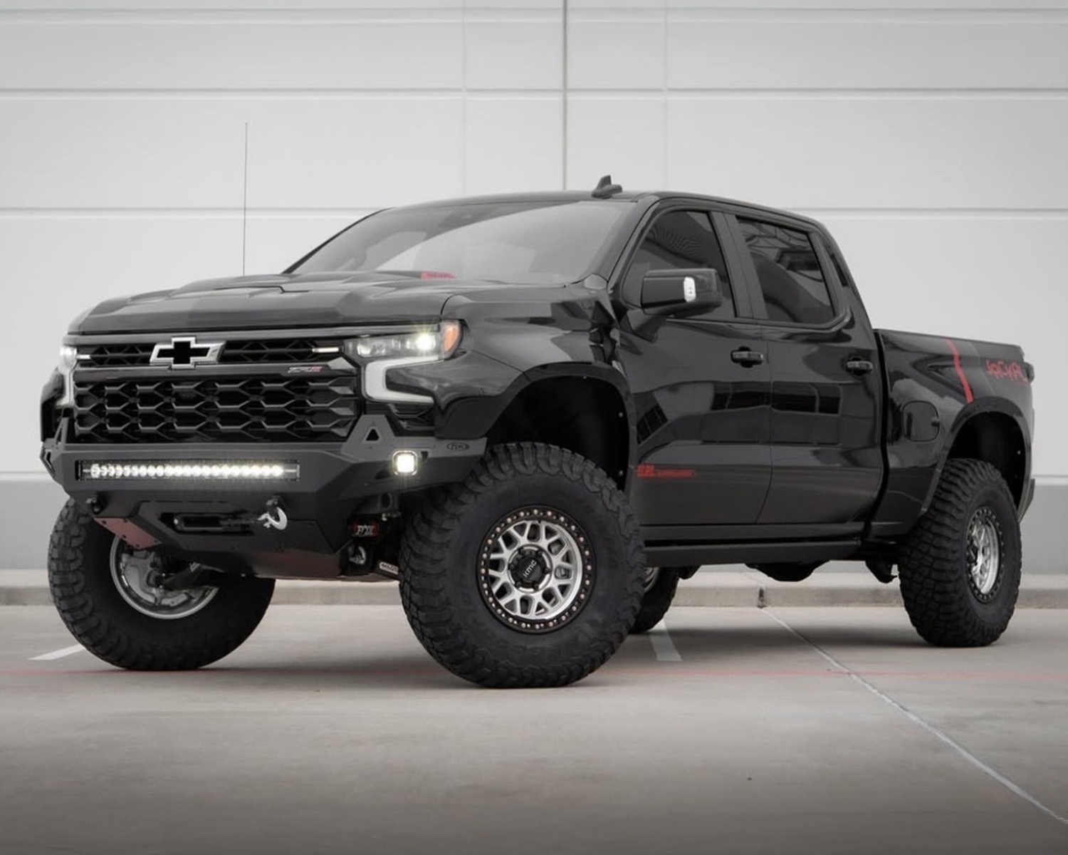 Set Decalcomanie Metalliche Argento Z71 Offroad Per Chevrolet Silverado &ndash; Tema Caccia Al Cervo