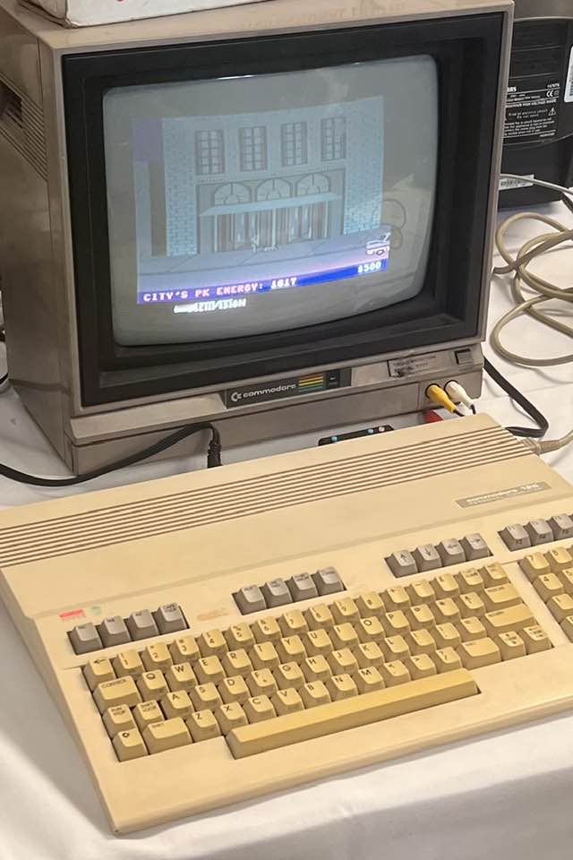Ghostbusters! Playing on a Commodore 128! #ghostbusters