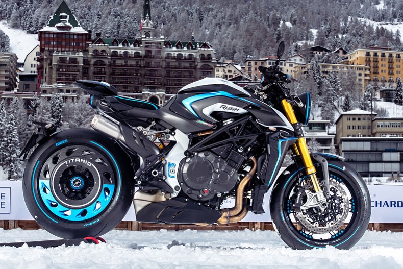 Meet the new MV Agusta Rush Titanio. More titanium, more carbon