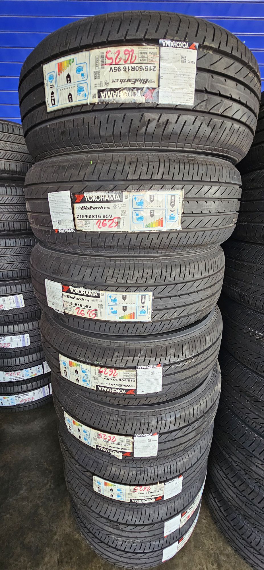 ยางรถยนต์ Yokohama Bluearth E75 215/60R16 ปี25 Made in Thailand
