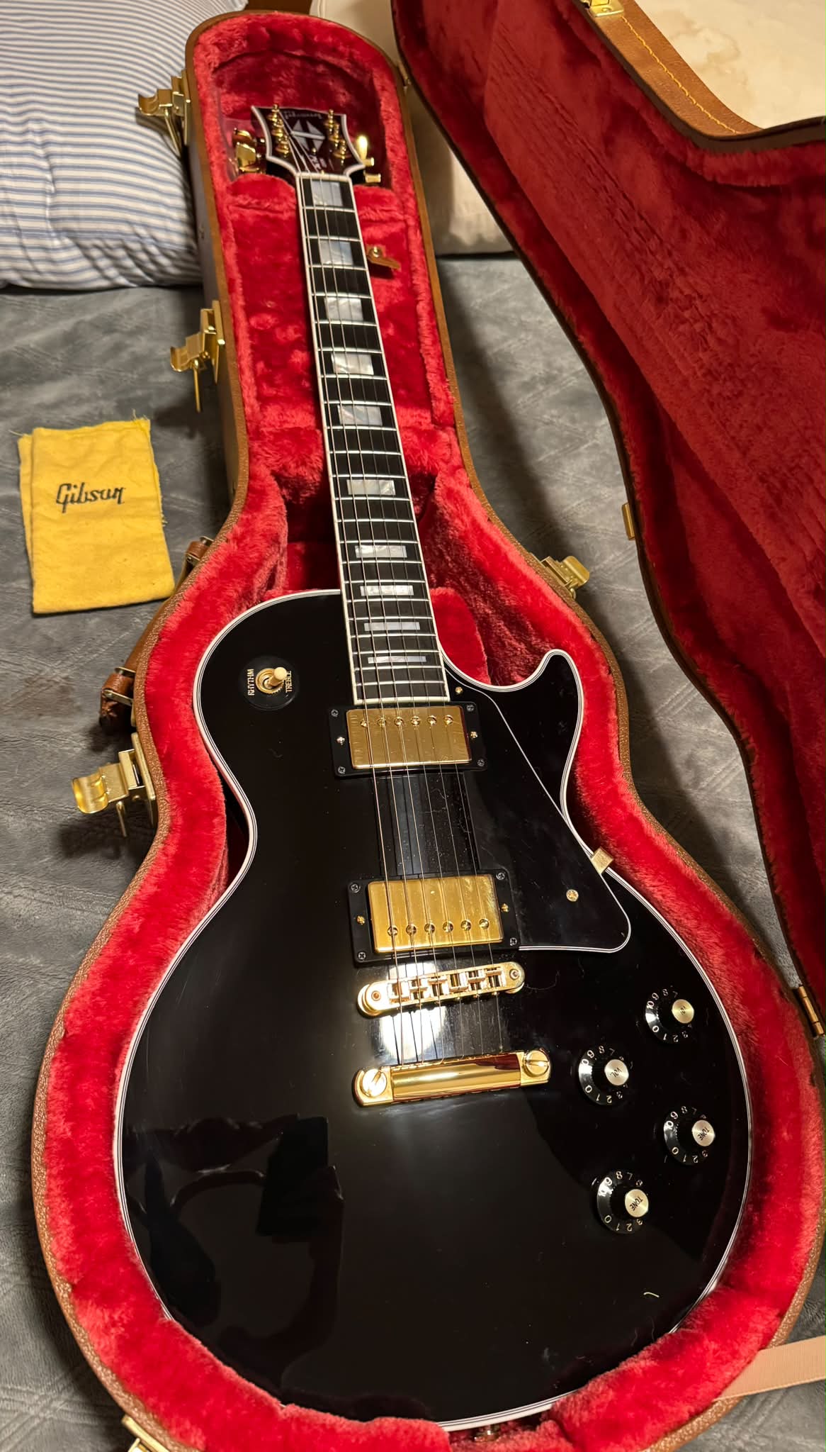 Gibson custom shop '57 les paul custom features