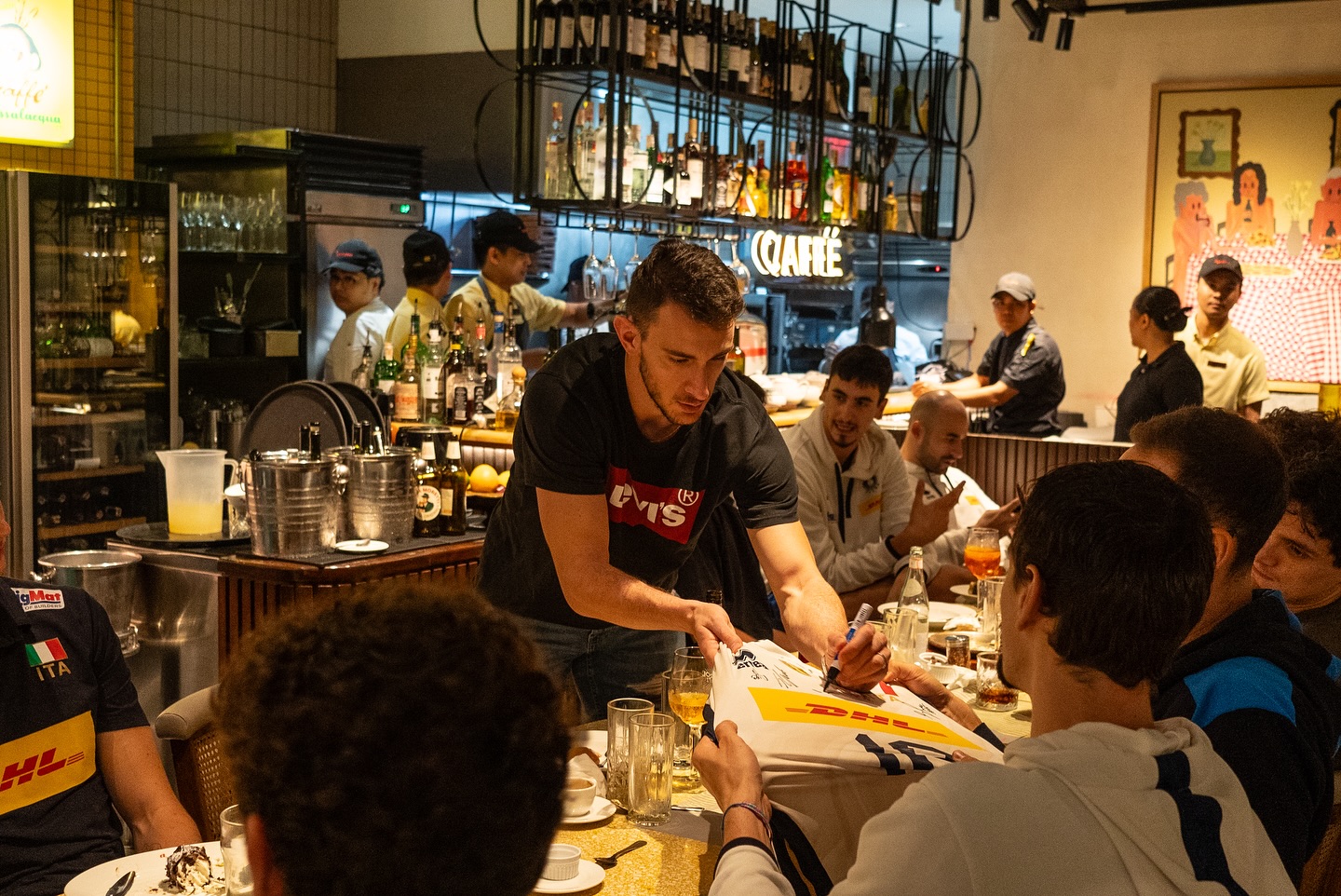 a mano - The Italian Men’s Volleyball Team enjoyed some a... | Facebook
