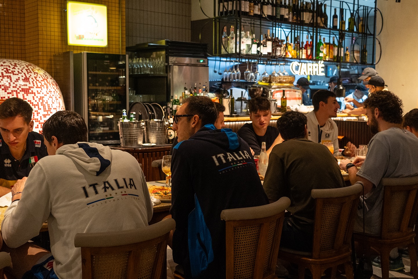 a mano - The Italian Men’s Volleyball Team enjoyed some a... | Facebook