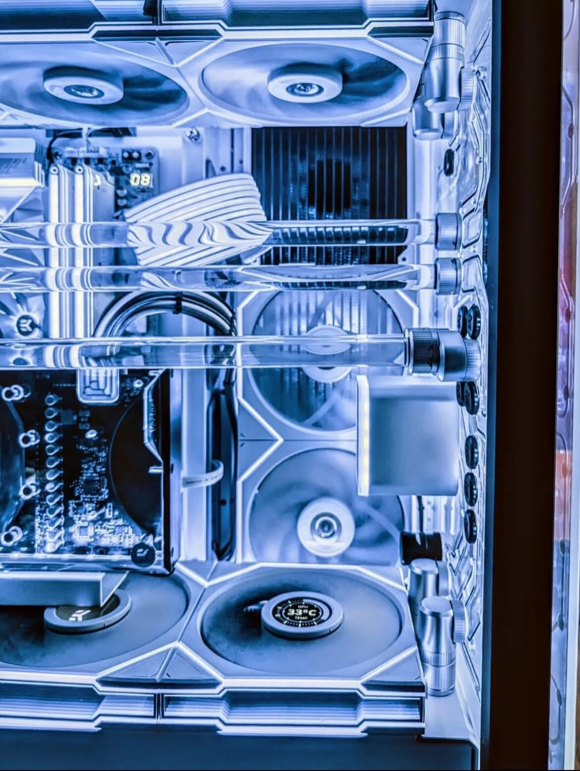 RTX 5090 | Ryzen 7 9800X3D 🔥 Check out this system by @u