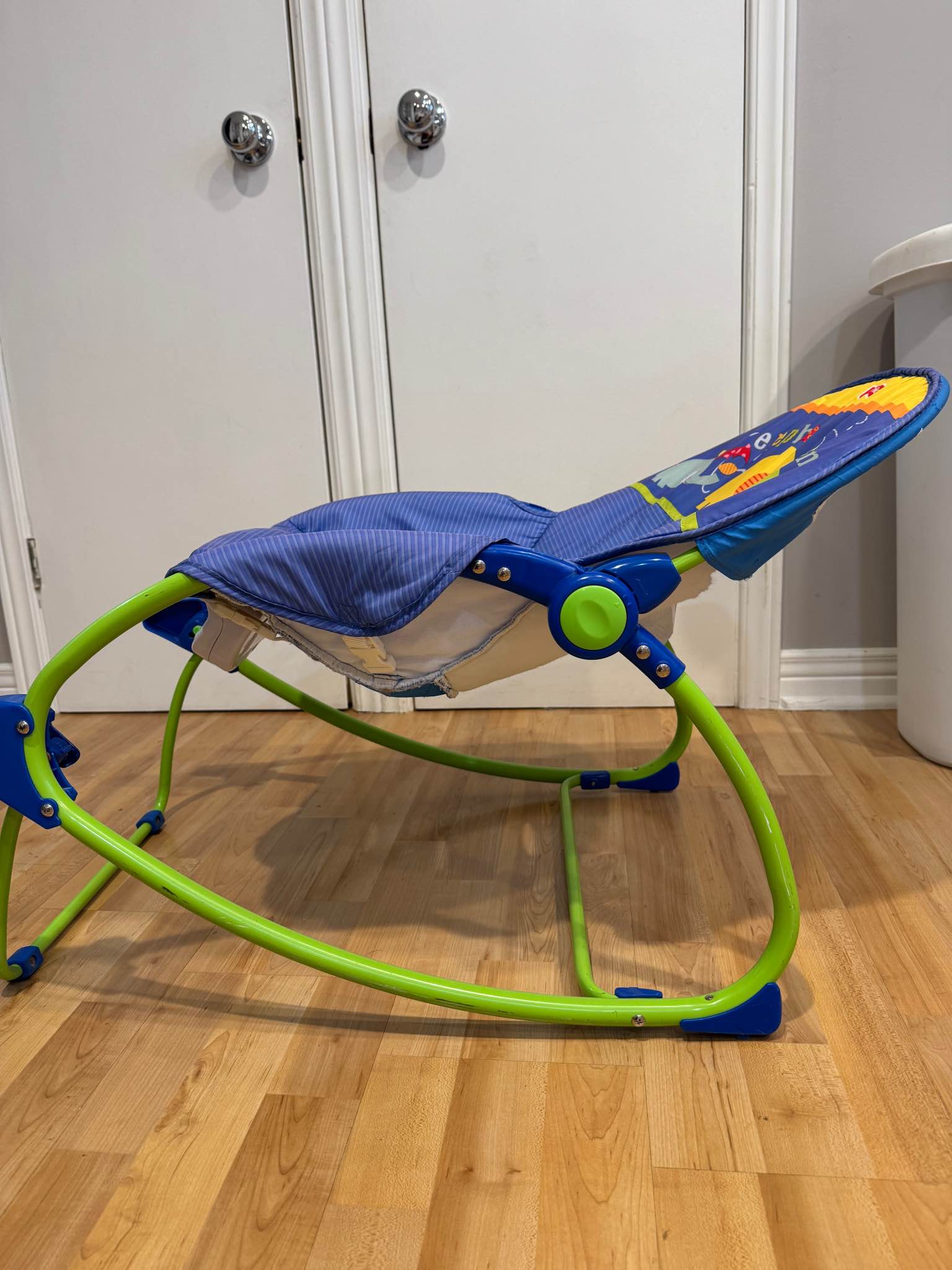 Elephant friend rocker/vibrate chair/bouncer Fauteuil à bascule/vibrant ...