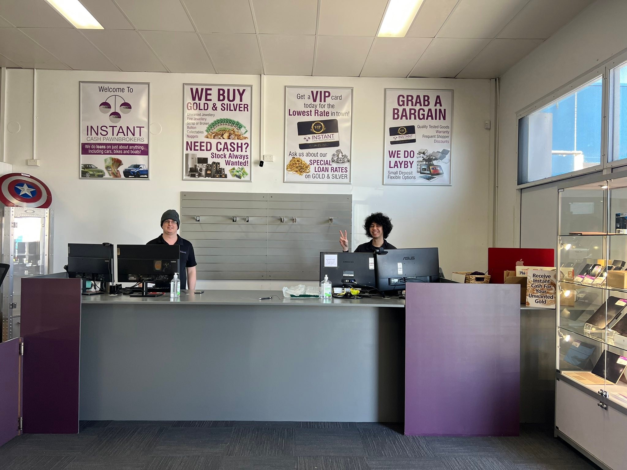 We are now open at 5/4 Commodore... - Instant Cash Rockingham | Facebook