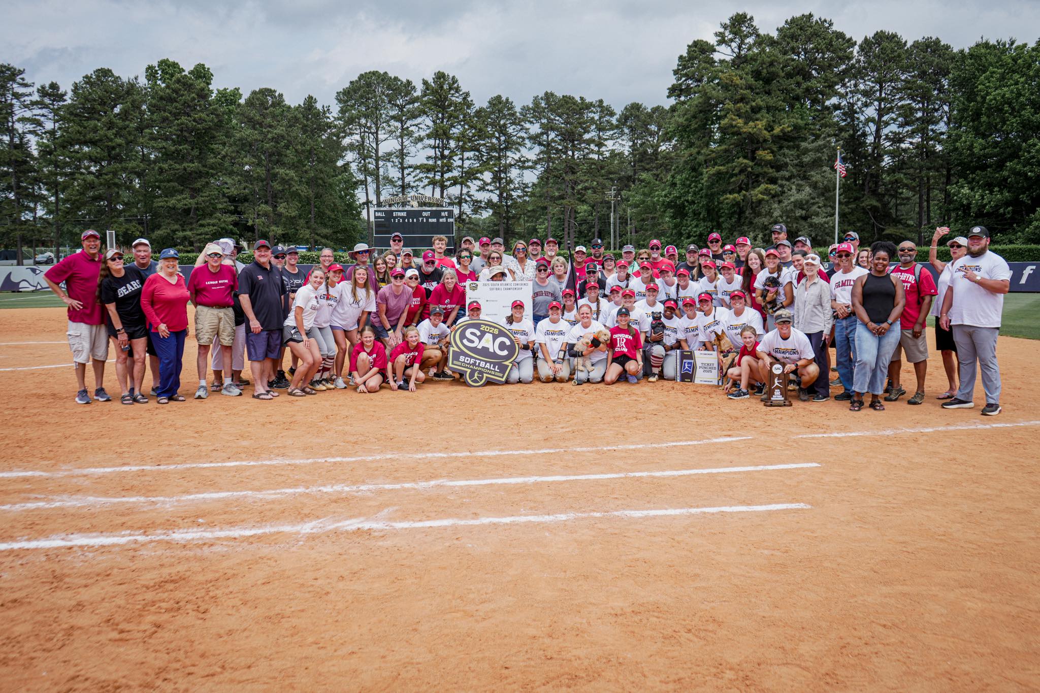 Lenoir-Rhyne Softball