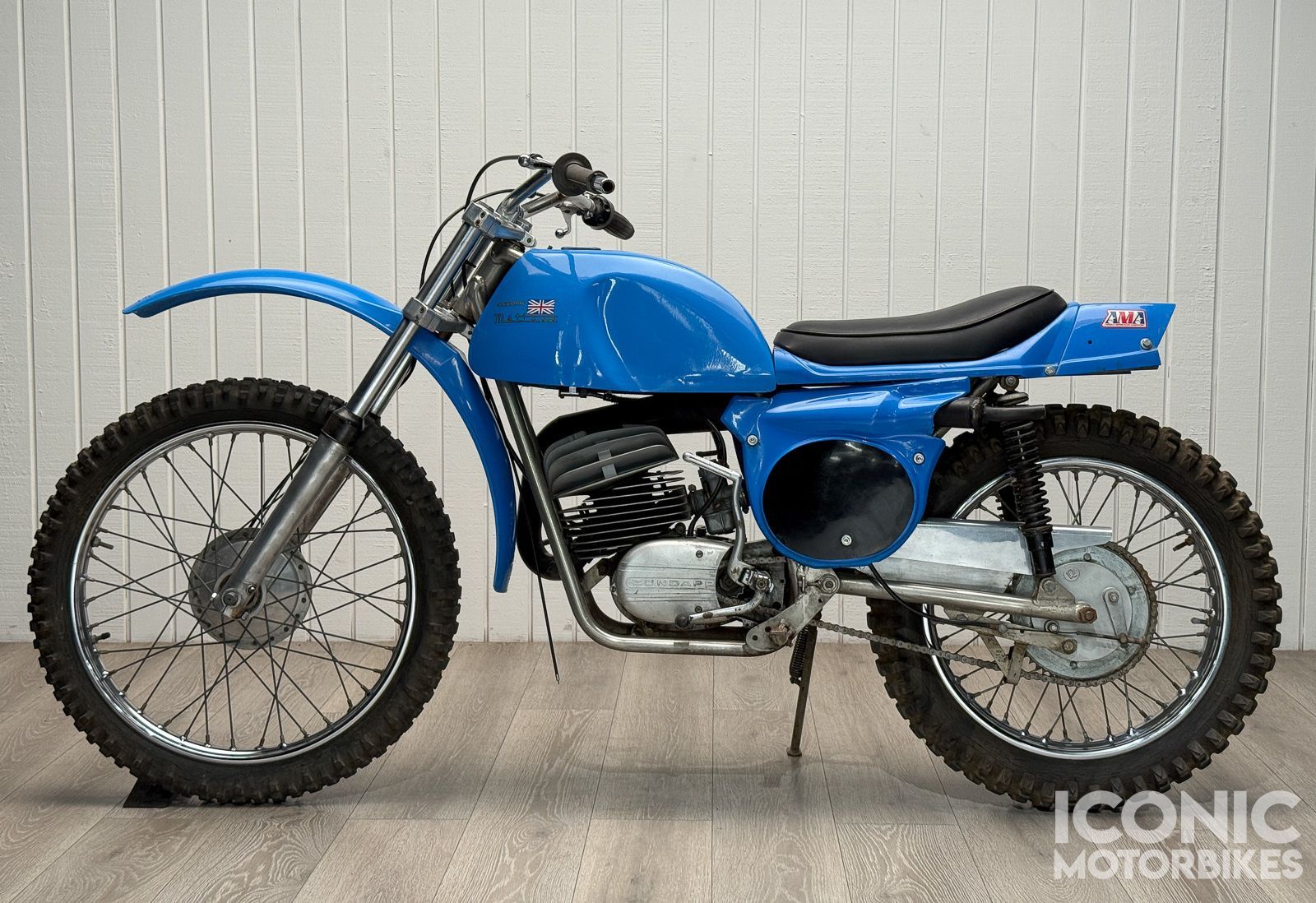 Closing up for our auction site 3rd Friday: the Metisse delivered