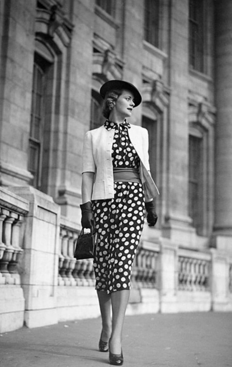 crochet fall dress pattern ️ *This detailed pattern beige occasion dress Evening Edit – SALONI Farve:Stålgrå