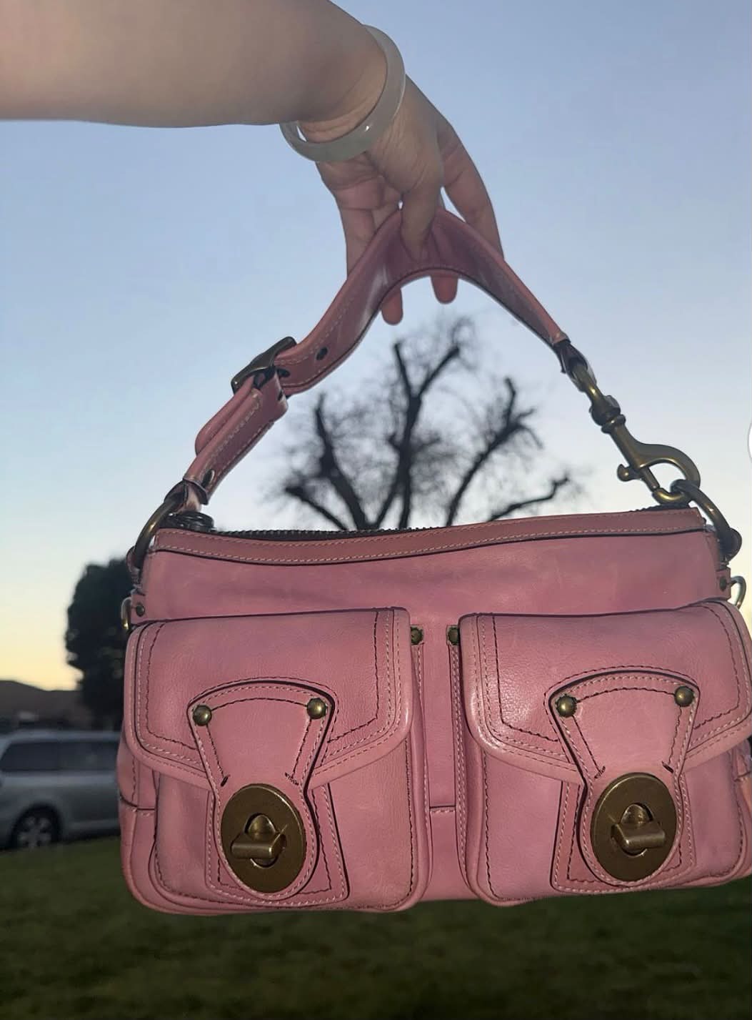 Coach y2k LegacyワンショルダーPinkDoubleTurnloc Where to find rose pink Coach double turnlock legacy