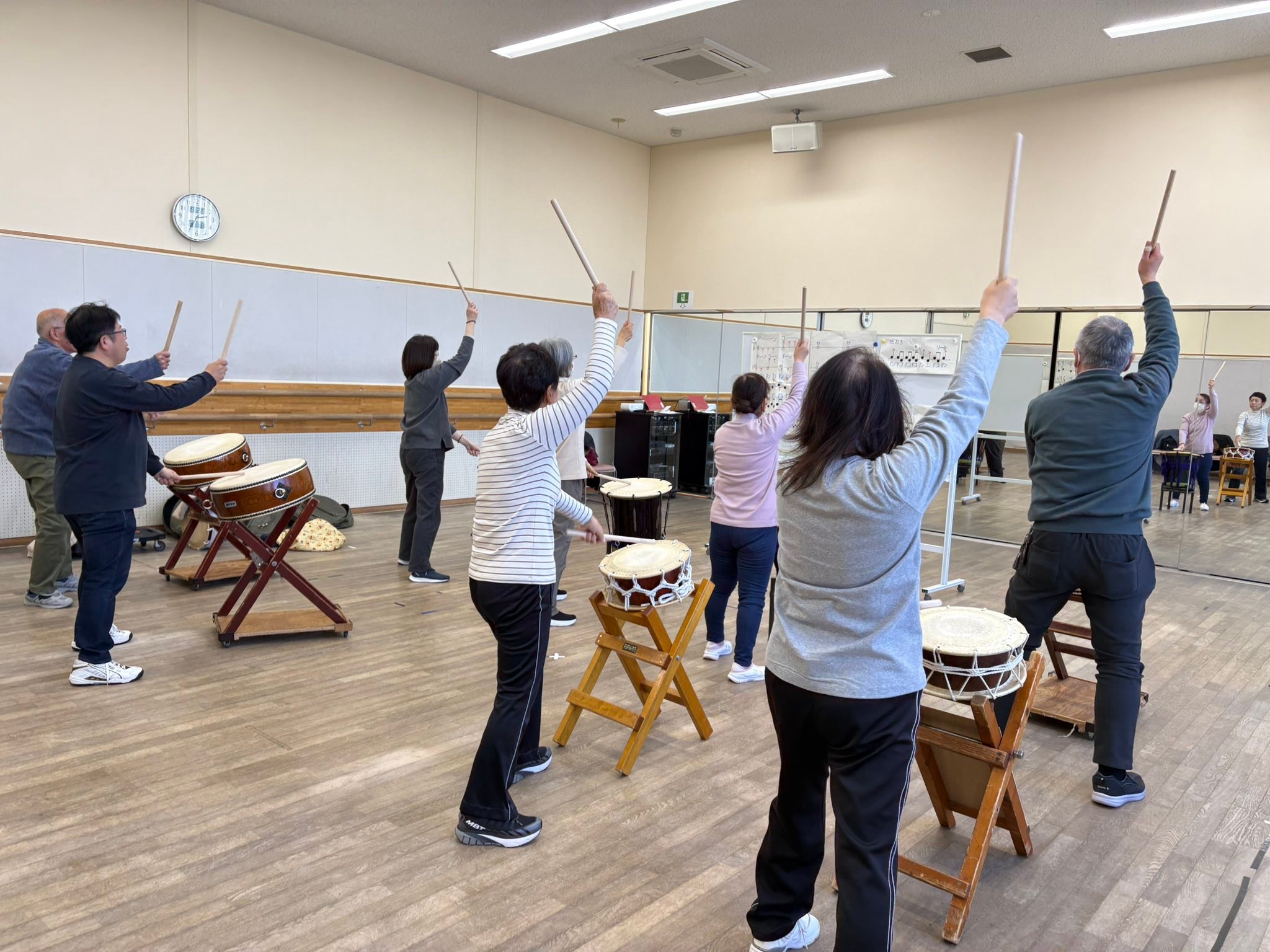 清水太鼓塾 代表 - 昨日は、SBS学苑日程日、初級、中級、上級講座でした。それぞれに、課題をクリアして、来月は最終講... | Facebook