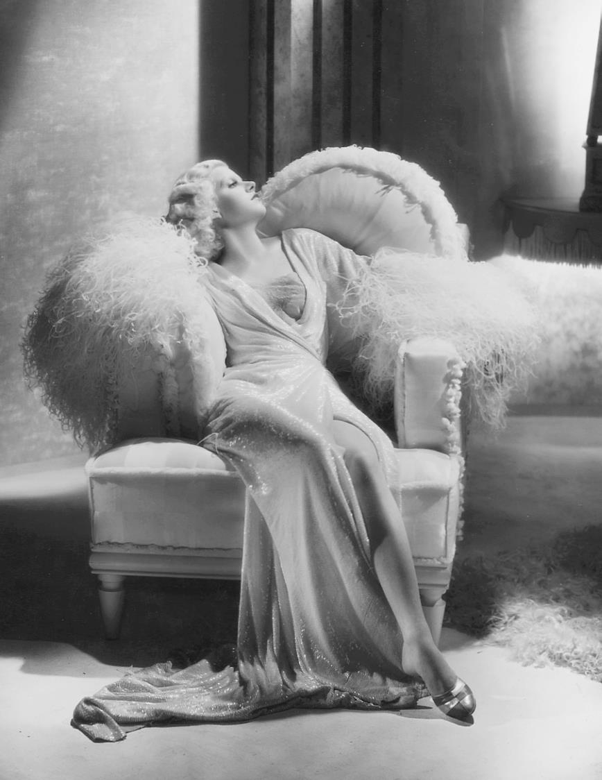 Retro Reels | A rather regal portrait of Jean Harlow, publicity for ...