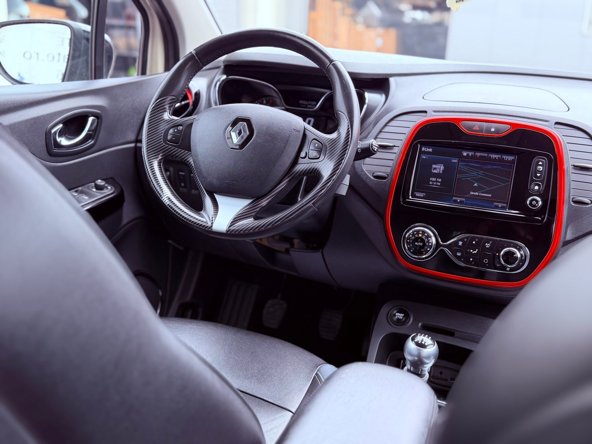 Ricevitore TV Analogico Per Auto July King JK-9224, Con Telecomando (batteria CR2025 Esclusa), Supporto PAL/SECAM/NTSC, Ingresso USB E Uscita Video