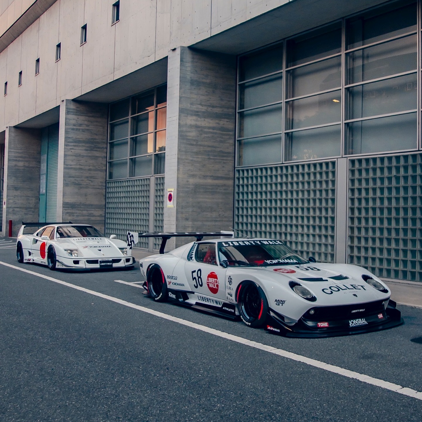 LIBERTY WALK×XLARGE MINI GT(加藤渉さんのサイン) MINI GT xlargeLB 