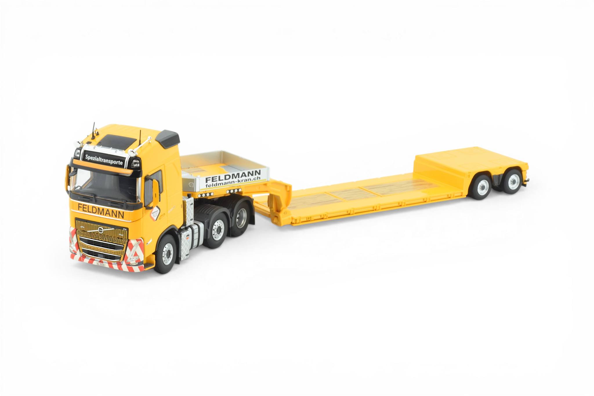 Now in stock! Road Kings DAF 3300 Space Cab 1982 White/Blue/Red 