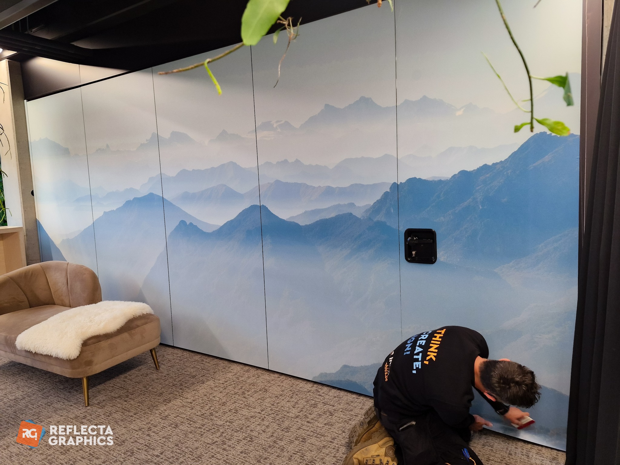 Reflecta Graphics - Think, create, sign