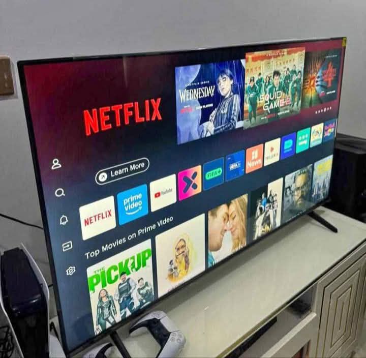 Brand New 55 inches LG smart tv 4k frameless, Netflix YouTube