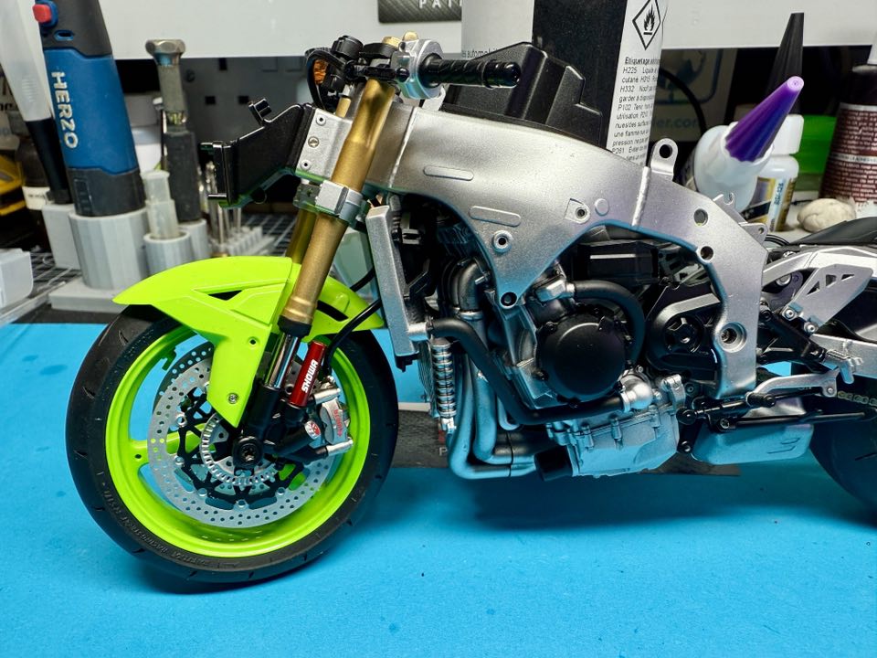 Kawasaki ninja zx10r assembly almost finished