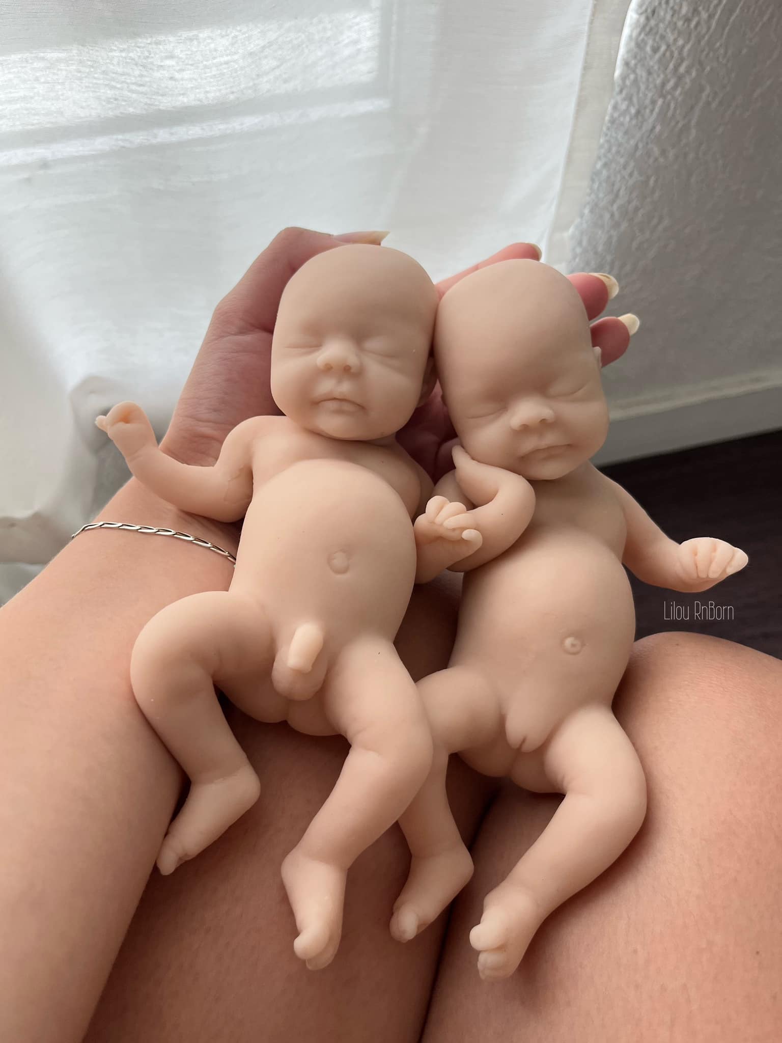 Happy twin baby girls! 😊❤️😊❤️ My original sculptures in  display picture 1