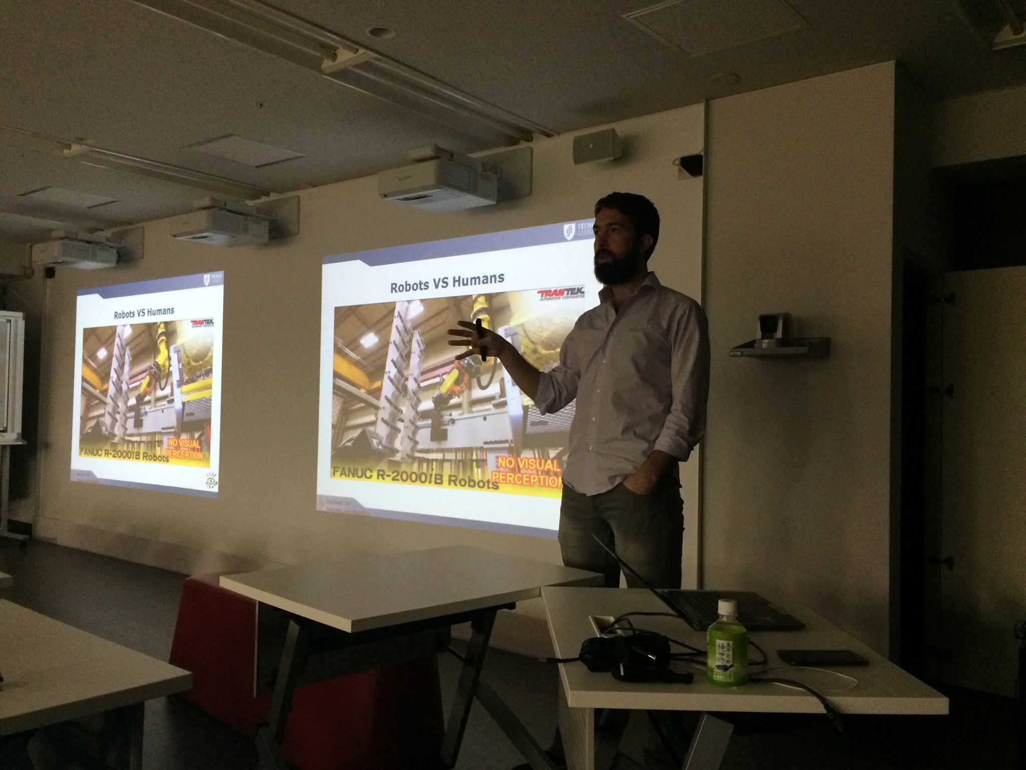 Dr. Lorenzo Jamone gave a talk about 