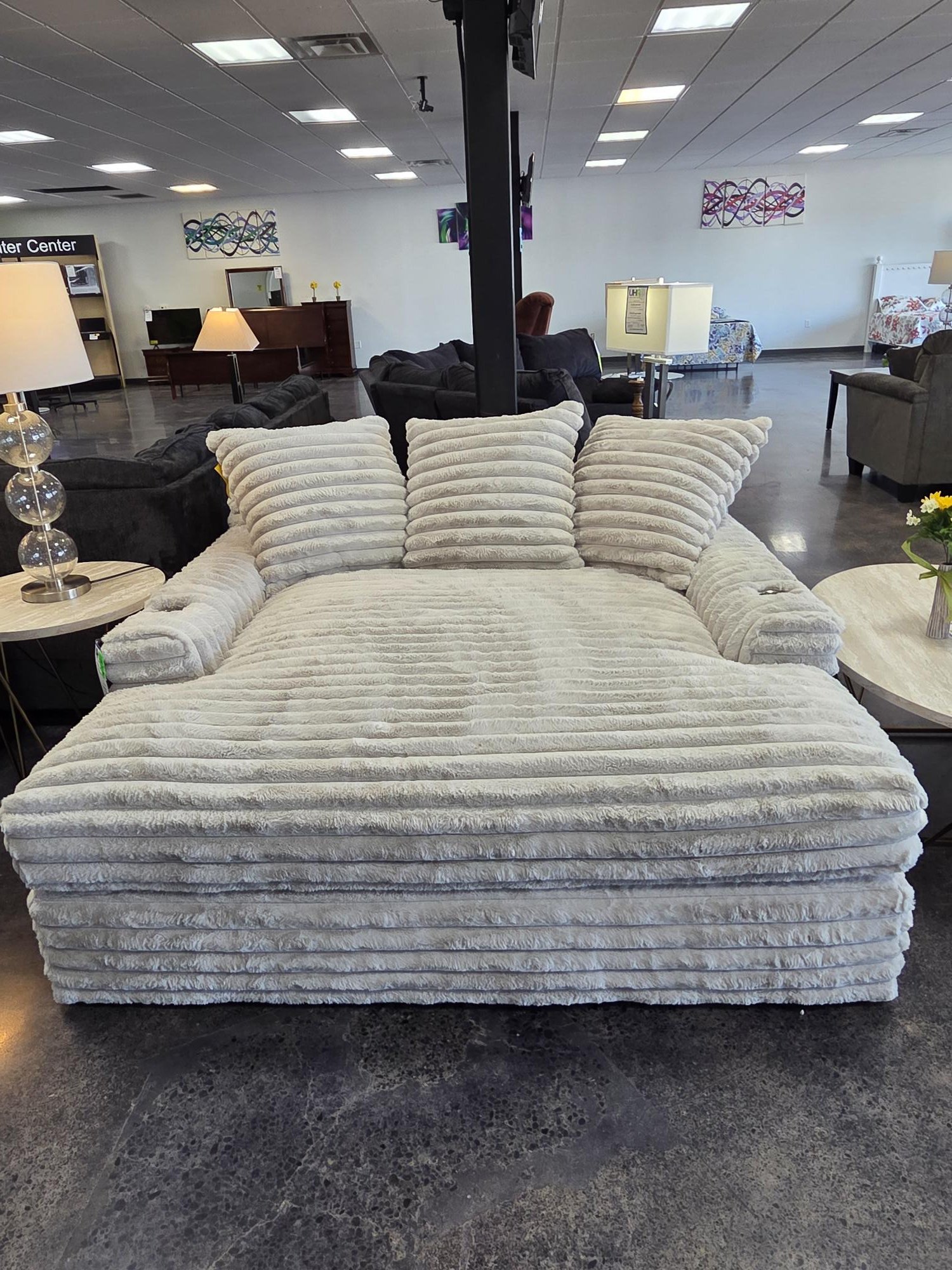 ⚠⚠ NEW INVENTORY ALERT ⚠⚠... - UHR LEASE IT LOVE IT OWN IT | Facebook