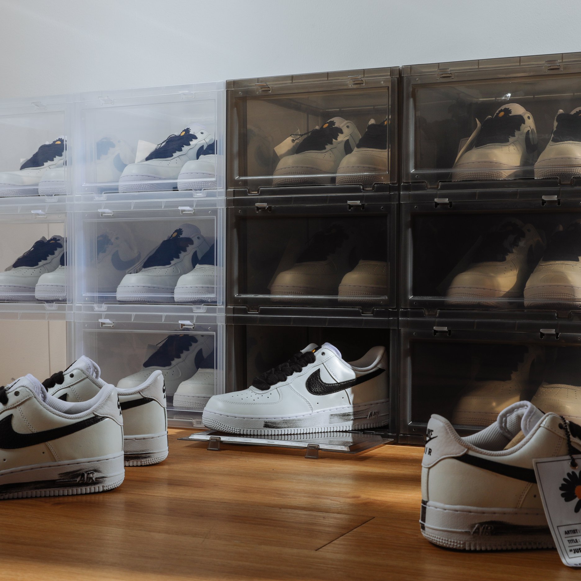 Tower Box - รองเท้า Hype ที่ใส่กับกล่อง Tower Box รุ่น... | Facebook