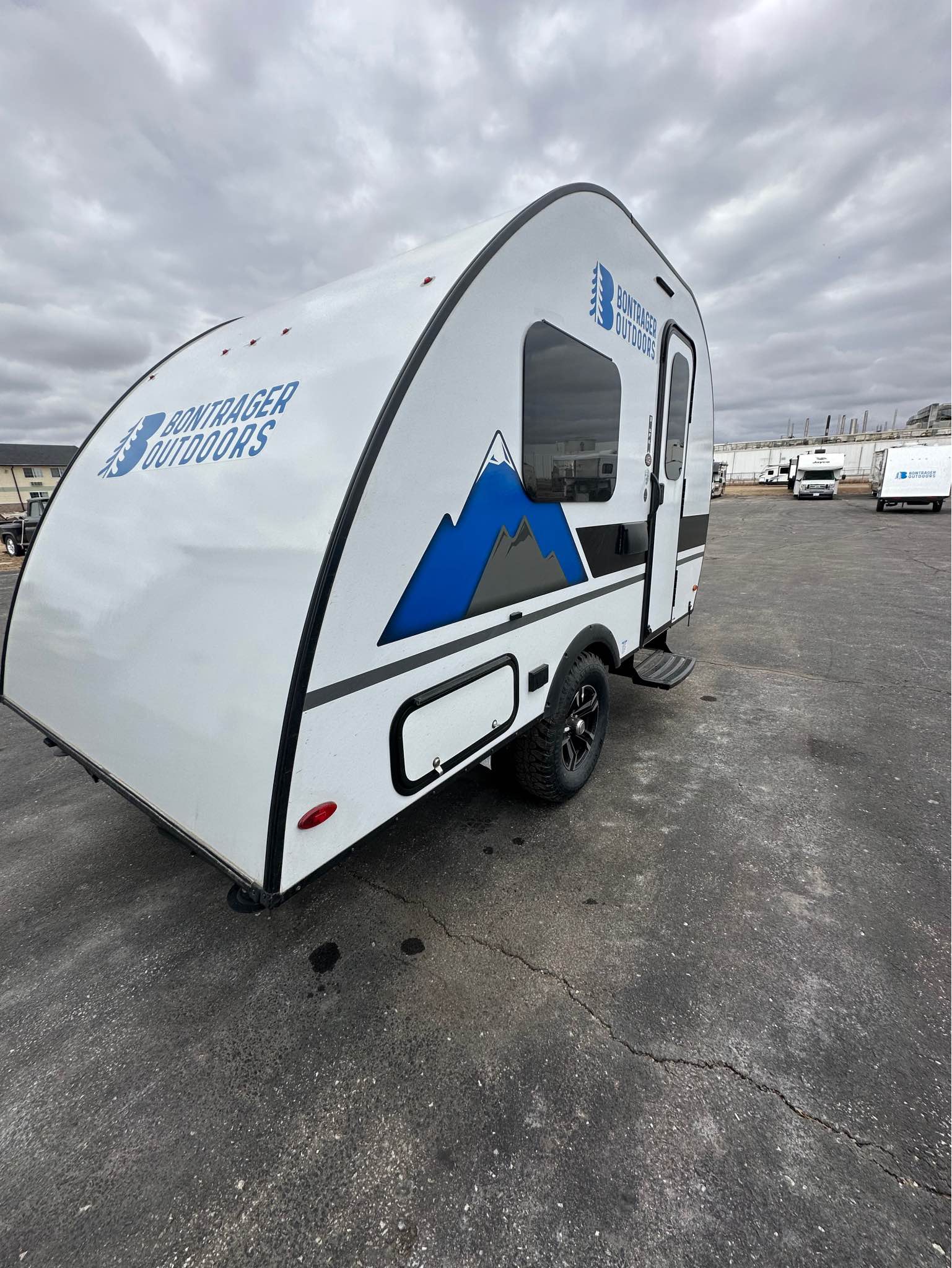 2025 Bontrager Outdoors Standard 15FK , 1940lbs, 15ft! - RVs & Campers ...
