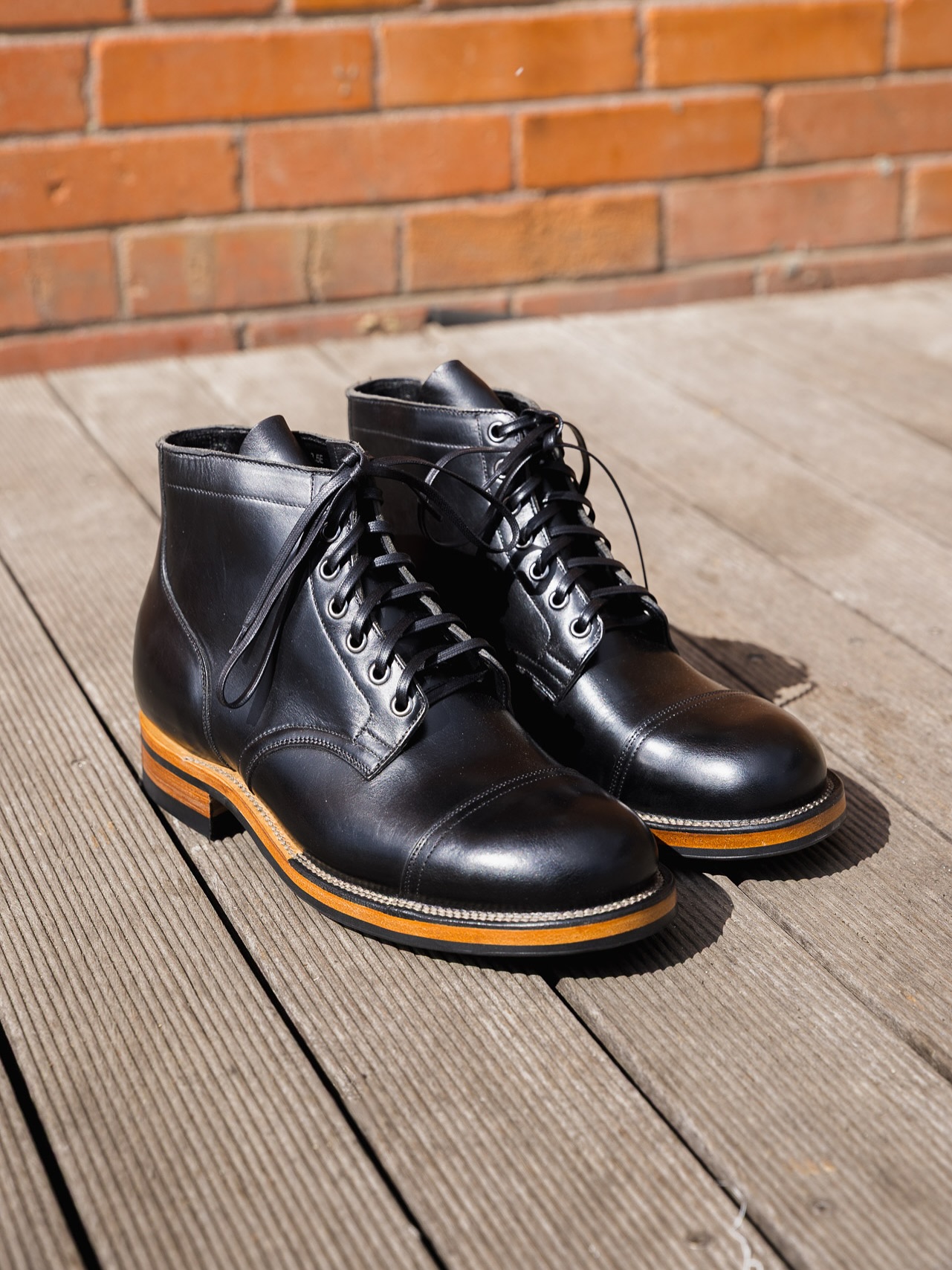 Inspired by military heritage, our sleek and durable 1943 Service 