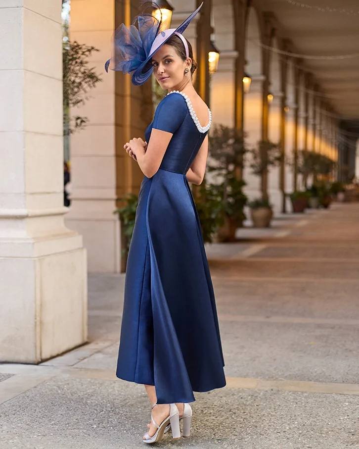 how to wear blue jean dress 💎PEARLS & NAVY💎 A navy is a forever classic, and pearl embellishments only add more glamour! More details online: https://sineadsboutique.com/product/couture-club-dress -with-bow-pearl-on-neckline-mika-navy Black Polka Dot Maxi Bloom Up size:10 NAVY BLUE EARRINGS