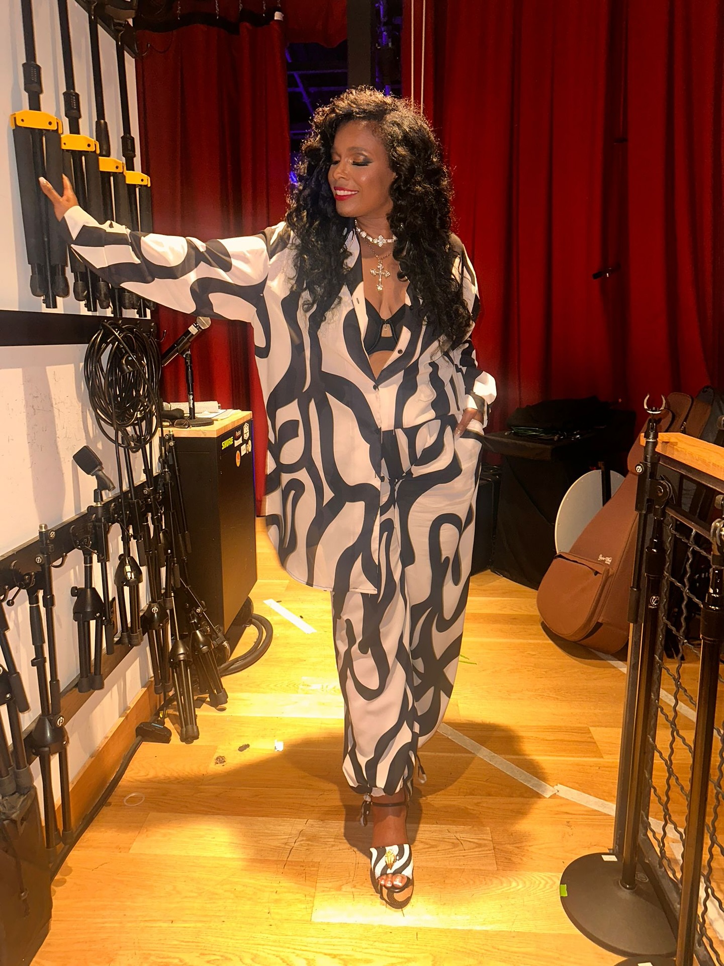 Syleena Johnson (Official) - #WomanWednesday I’m getting ready for many