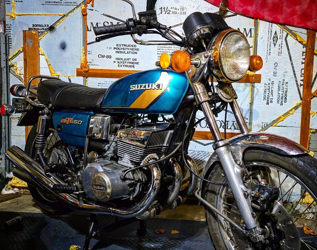 1977 SUZUKI GT550 Two Stroke #SUZUKI #gt550 #gt380 #gt750 #2stroke
