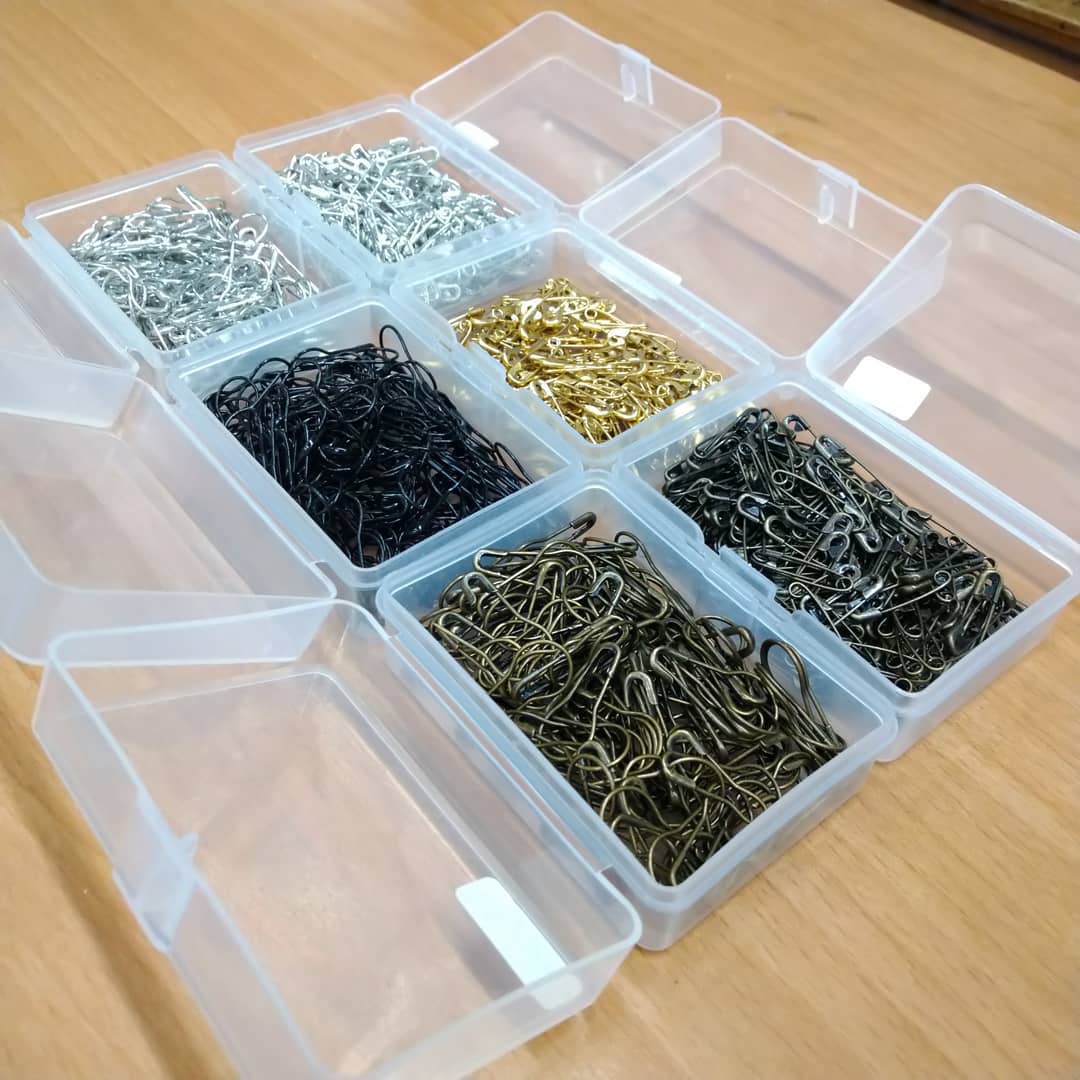 順興製衣配料 - 扣針仔，葫蘆扣針 $15/盒(144隻)，堅抵！ #扣針 #細扣針 #手工藝 #手工材料 @ 順興製衣配料 | Facebook