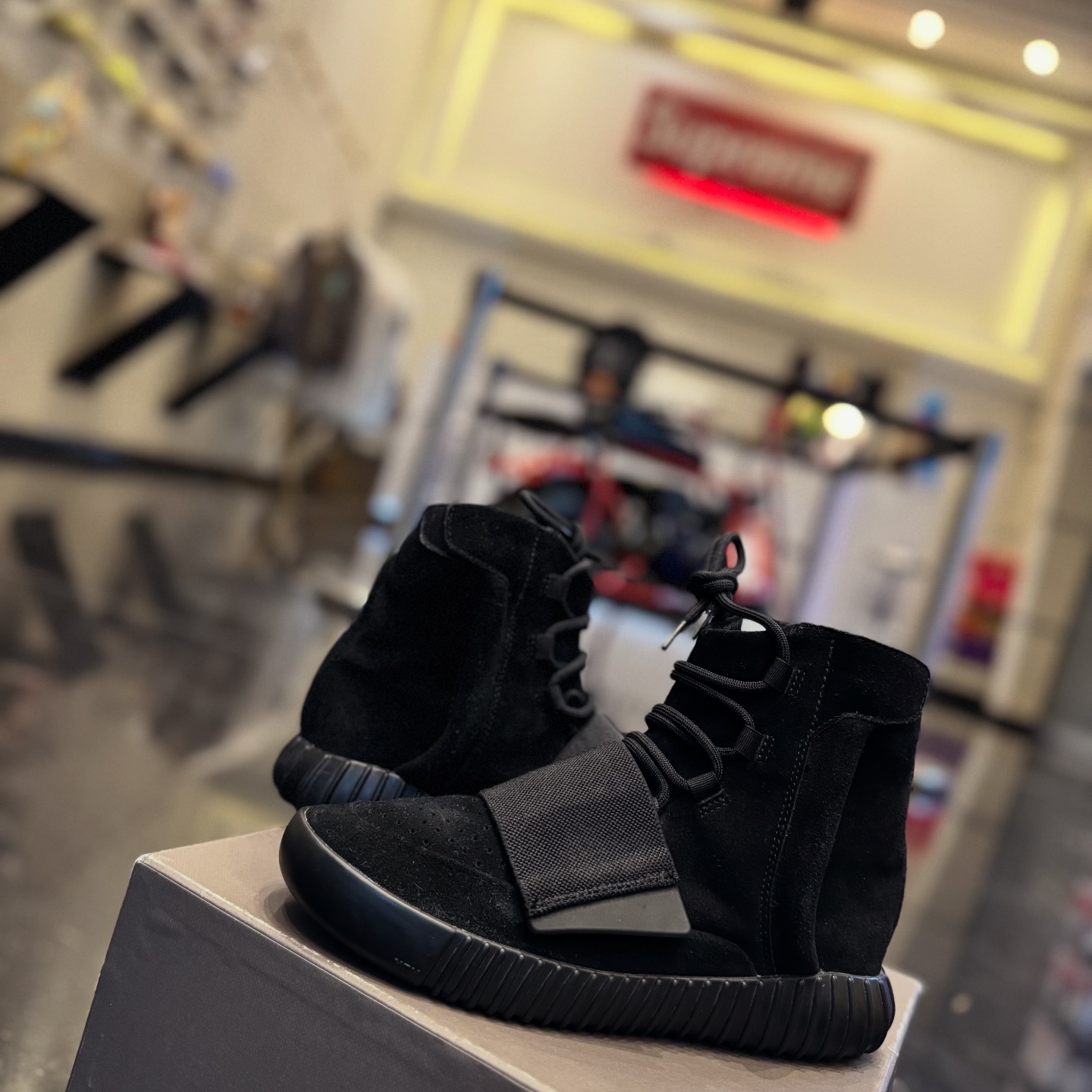 Yeezy Boost 750 Triple Black Adidas Originals Triple-Black Yeezy 