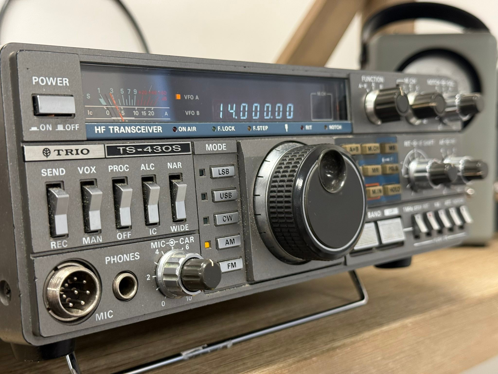 📻✨ KENWOOD TS-430S – SHE'S A BEAUTY ✨📻There's something