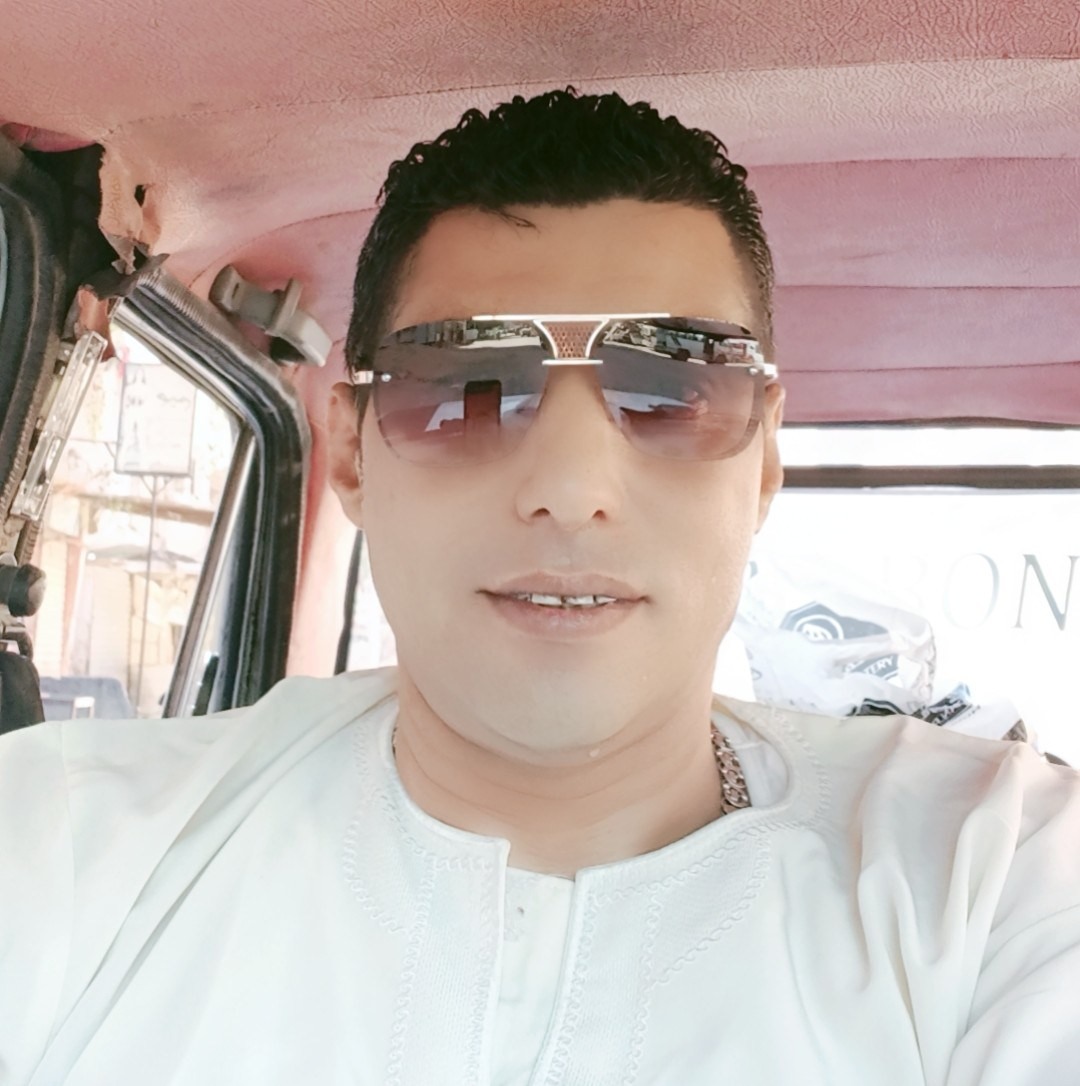 #المرأه ثمرة لا تسقي شهدها إلا إذا نضجت #المرأه ملكه لا تعطي عسلا إلا ...