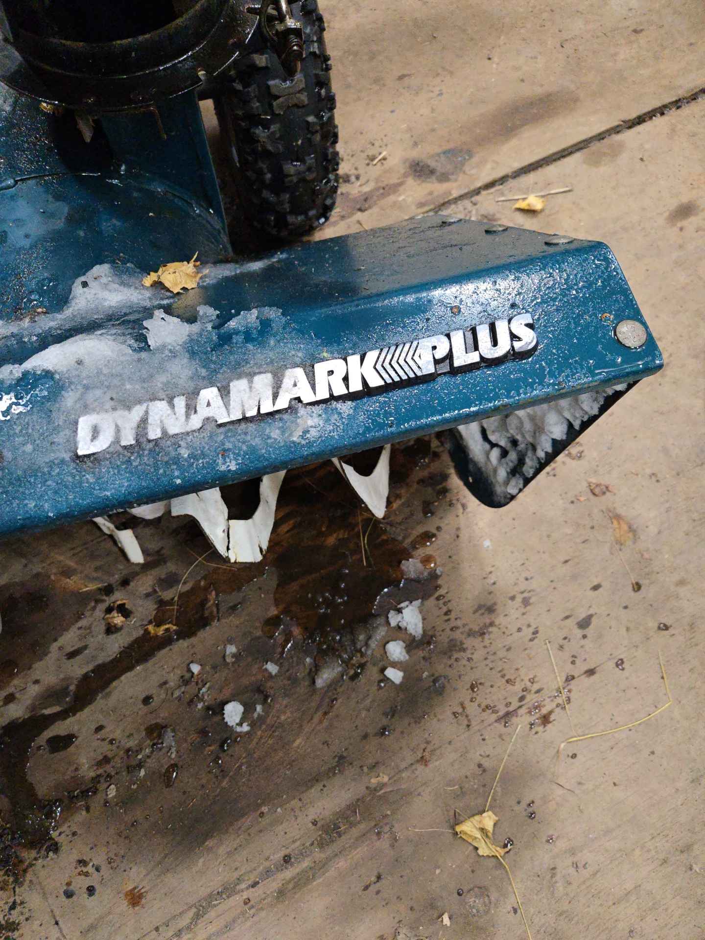 Dynamark Plus 10 HP 28 inch Snow Blower - Snow Blowers - Otisville, New ...