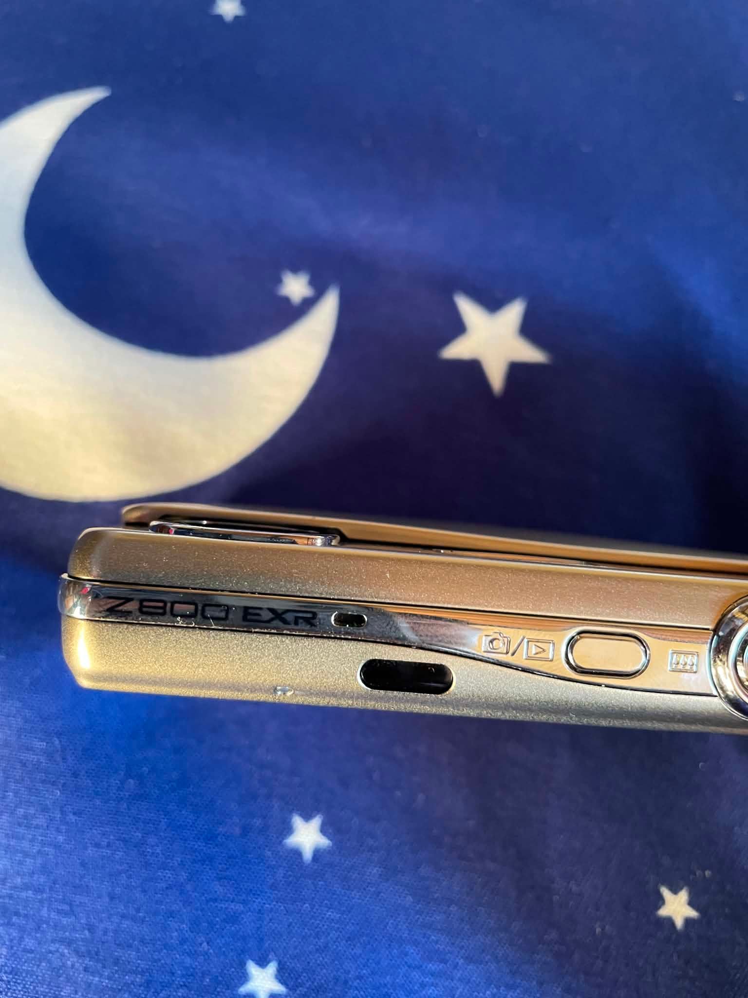 FUJIFILM FINEPIX Z800 EXR(GOLD) NO ISSUE!!! NO ISSUE!! NO ISSUE