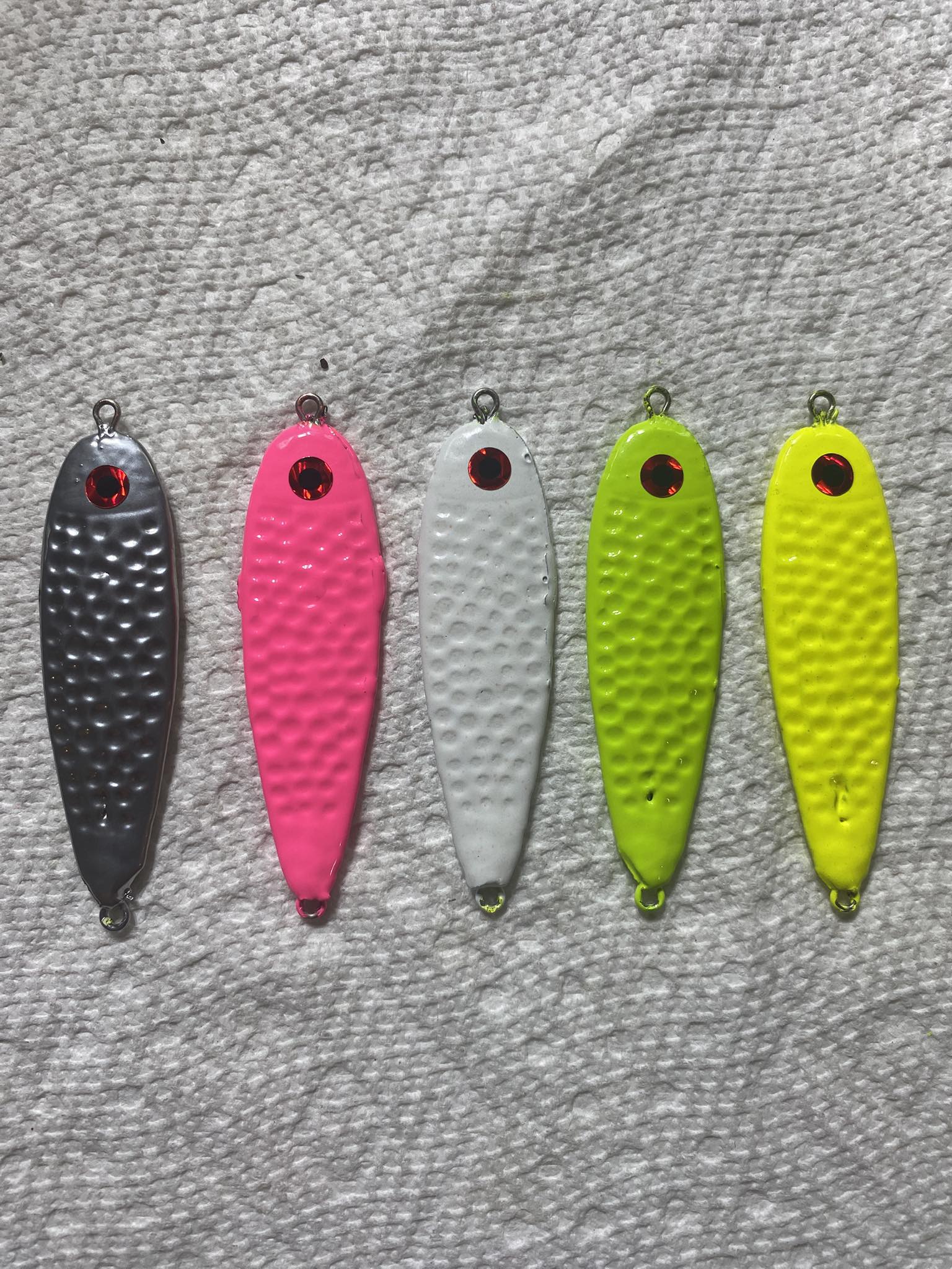 divices used to get fishing lures free FISHER 306pcs Lure Accessories Kit Including Hooks, Sinkers Weights, Rubber Bobber, Jigs, Beads, Swivels Snaps, Fishing Gear Kit with Tackle Box : Sports & Outdoors Color:GLOW TOXIC BANANA K9 