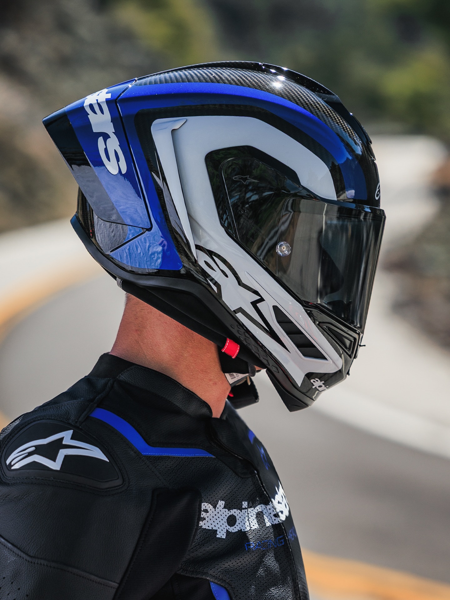 Alpinestars ARIUS Supertech R10 helmet for performance and protection
