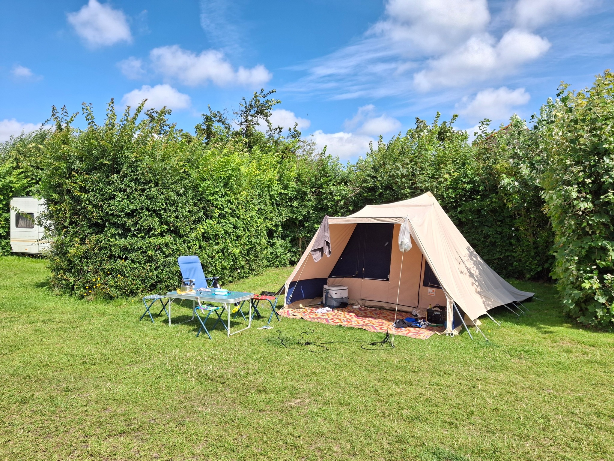angel zelt aldi Living 2.5 x 2.5M Faltbarer Pop up Pavillon Outdoor,Faltpavillon Gartenzelt Partyzelt,UV-Schutz 50+,2 Seitenwänden mit Reißverschlüssen für Außen, Garten, Camping Beige Garten Fender Wah Effects Pedal Type:62-68 SQlab ONE12 Lange Rennradhose