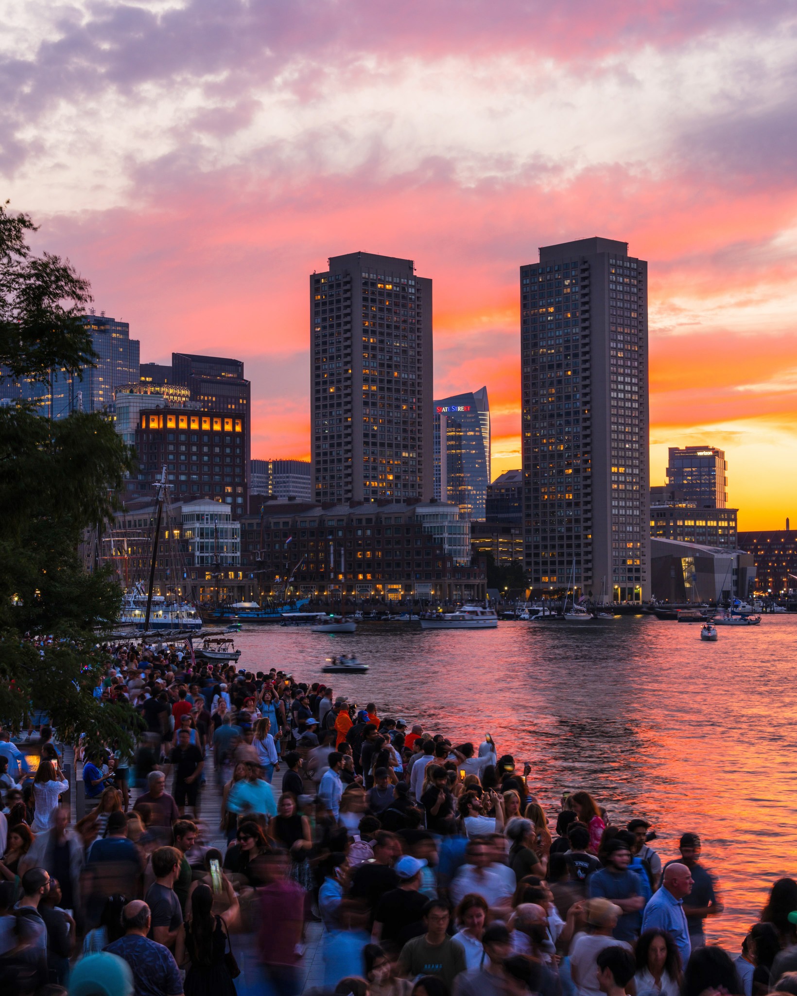 Last night's sunset in Seaport 🌅 Happy Thursday, we rounded up 89