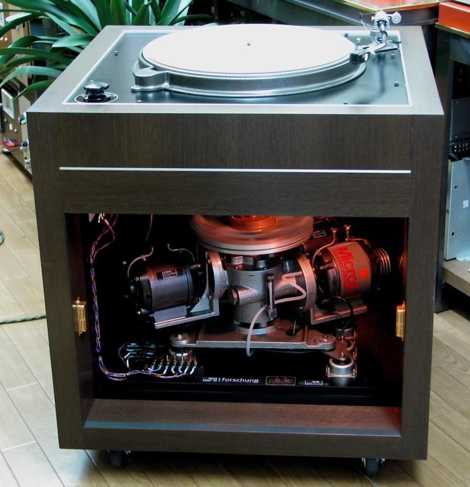 High - Now that's a turntable motor! Denon RP26 professional studio ...