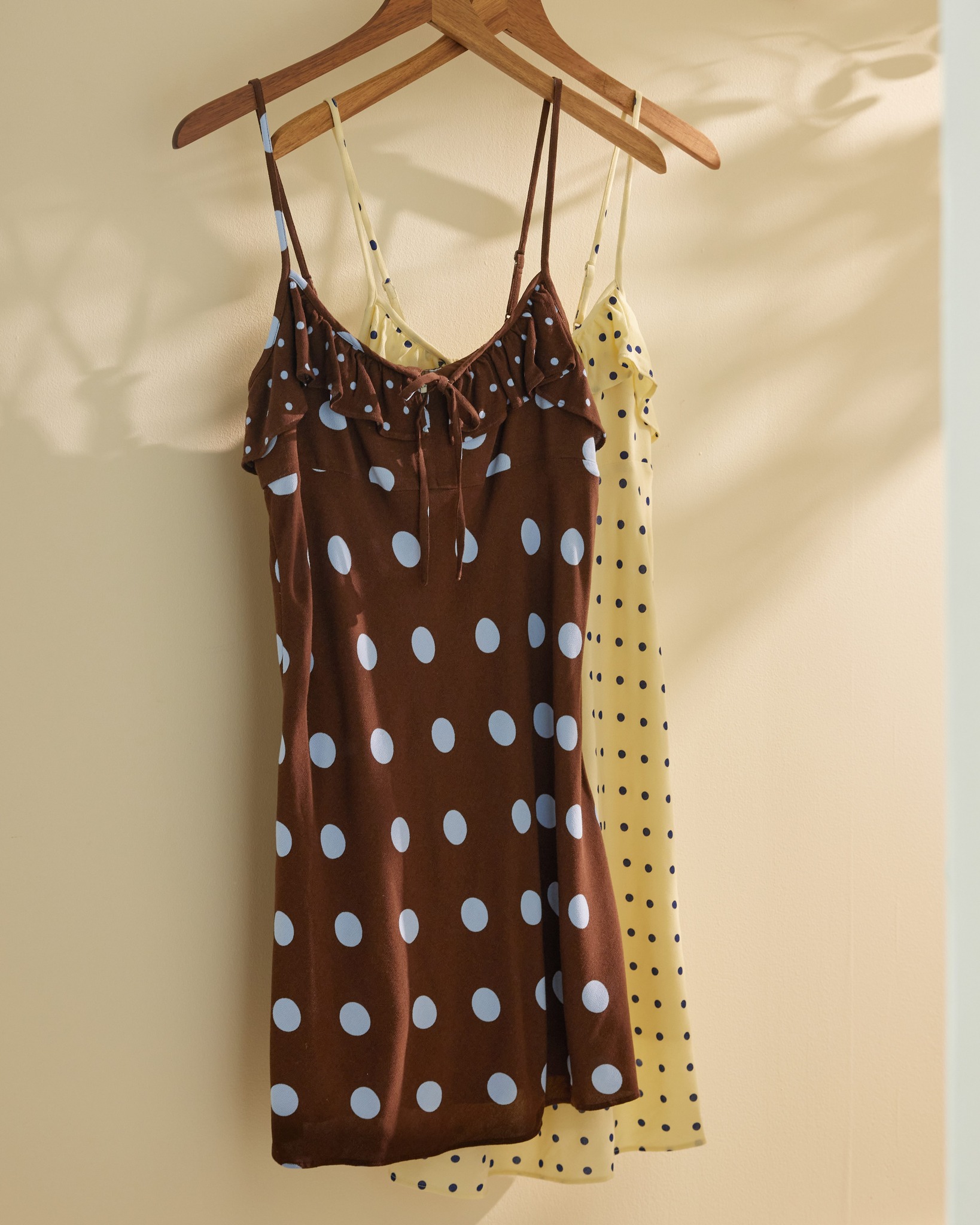 brown polka dot dress american eagle dots are here to stay bby 🤩 Get yours 👉😘 https://american-eagle .visitlink.me/tXiaEz 36.0 Waist Tag: rhinestones Blue cocktail dress with Size:UK 8 / US 9 / EU 42