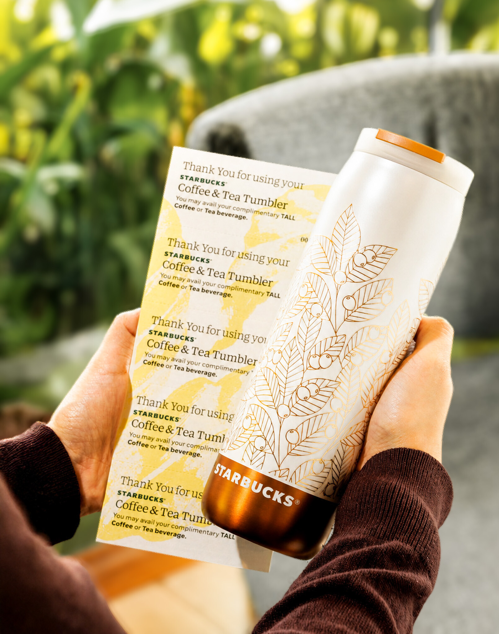 Your everyday coffee run just got sweeter ☕🍃 Every Coffee & Tea Tumbler comes with 10 FREE Tall beverage vouchers, good for brewed coffee, cold brew, full-leaf teas, and more. 🤍🤎 More
