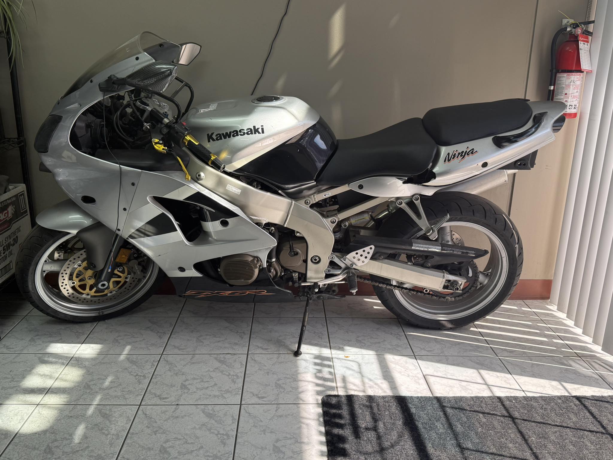 What would you estimate a 2002 zx6r is worth?