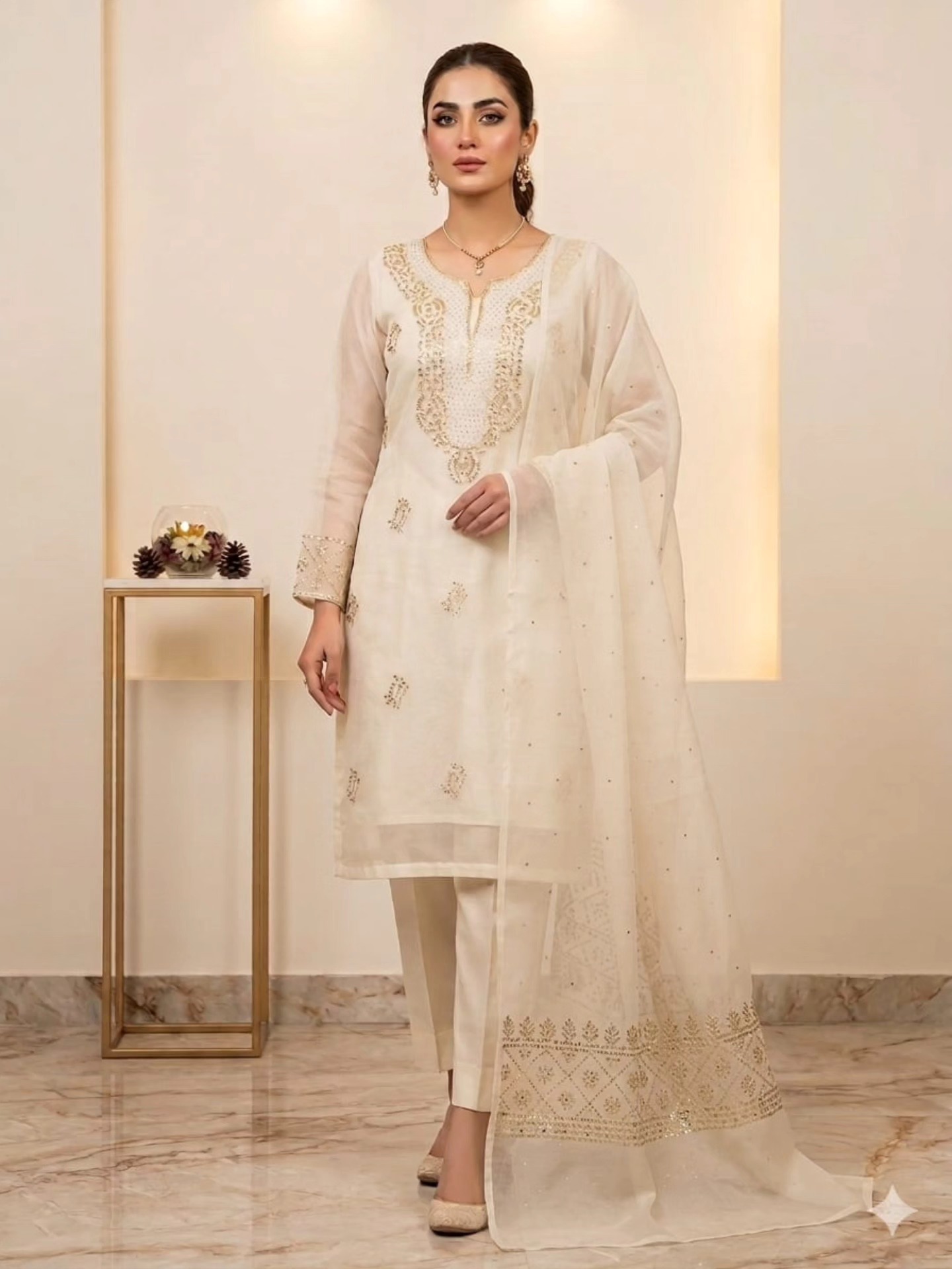 Zona's Collection introduces handmade Lakhnavi Mukesh work on pure organza