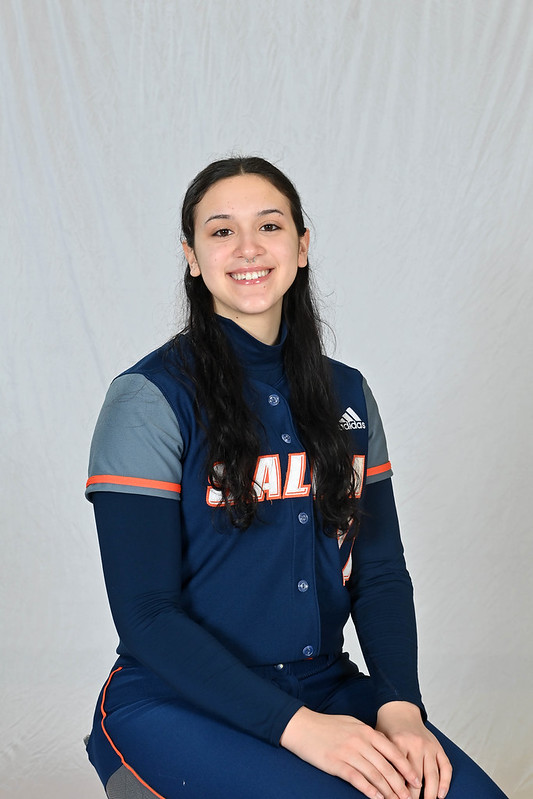 スポーツ選手 ALLADINA Fresh off an outstanding week in Florida, Viking Softball player