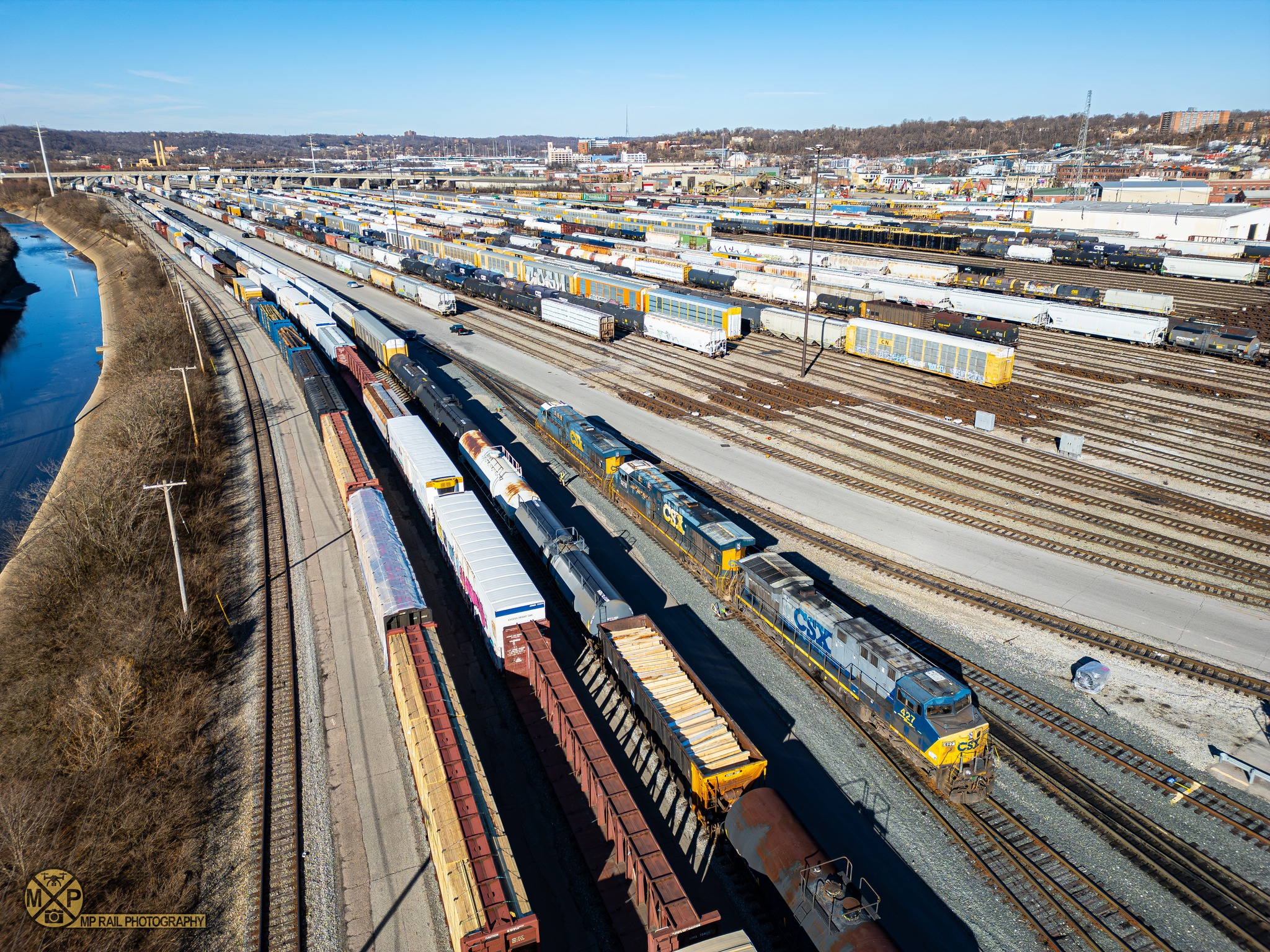 MP - Three GEs wait to hook to their train at Queensgate Yard in ...